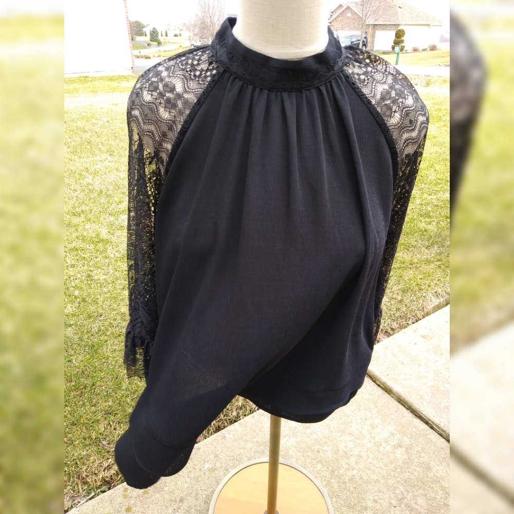 WhoWhatWear Lace Sleeve Blouse M - Picture 4 of 5